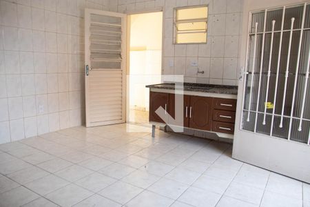 Cozinha de casa para alugar com 1 quarto, 50m² em Parque Edu Chaves, São Paulo