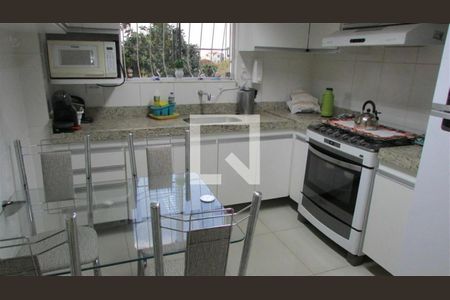 Apartamento à venda com 3 quartos, 160m² em Serrano, Belo Horizonte