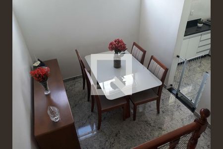 Casa à venda com 3 quartos, 176m² em Conjunto Califórnia, Belo Horizonte