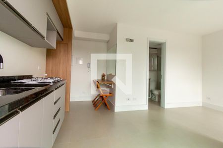 Sala/Cozinha de kitnet/studio para alugar com 1 quarto, 29m² em Novo Mundo, Curitiba