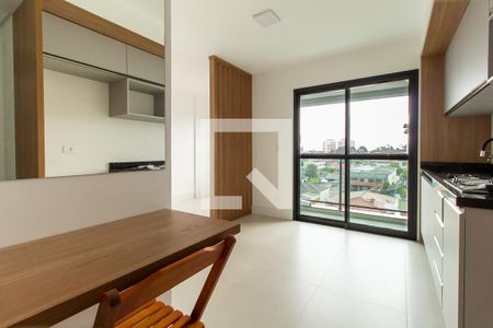 Sala/Cozinha de kitnet/studio para alugar com 1 quarto, 29m² em Novo Mundo, Curitiba