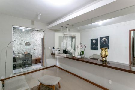 Sala de casa para alugar com 4 quartos, 280m² em São João Batista, Belo Horizonte