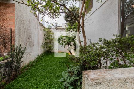 Quintal de casa à venda com 4 quartos, 300m² em Jardim Morumbi, São Paulo