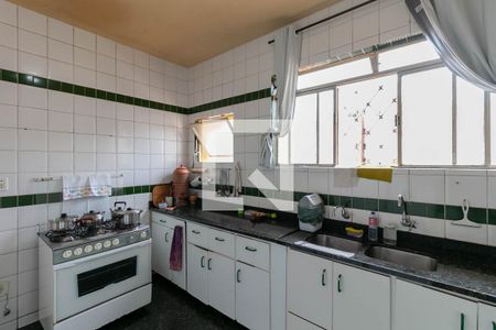 Casa para alugar com 372m², 4 quartos e 3 vagas Casa para alugar com 372m², 4 quartos e 3 vagasCozinha