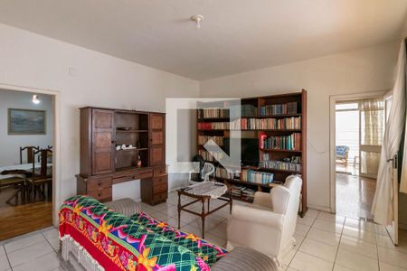 Casa para alugar com 372m², 4 quartos e 3 vagas Casa para alugar com 372m², 4 quartos e 3 vagasSala