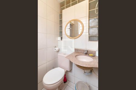 Casa para alugar com 372m², 4 quartos e 3 vagas Casa para alugar com 372m², 4 quartos e 3 vagasBanheiro da Suíte 1