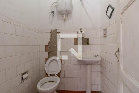 Casa para alugar com 372m², 4 quartos e 3 vagas Casa para alugar com 372m², 4 quartos e 3 vagasBanheiro de Serviço