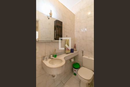 Casa para alugar com 372m², 4 quartos e 3 vagas Casa para alugar com 372m², 4 quartos e 3 vagasLavabo