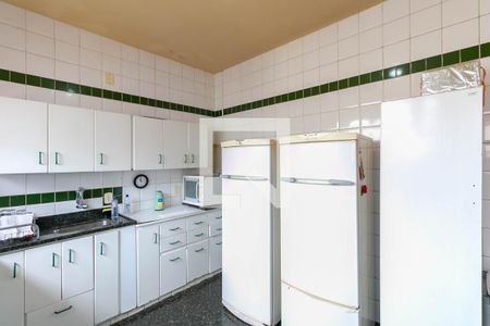 Casa para alugar com 372m², 4 quartos e 3 vagas Casa para alugar com 372m², 4 quartos e 3 vagasCozinha