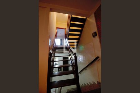 Escada  de casa à venda com 3 quartos, 269m² em Jardim Monte Alegre, Taboão da Serra