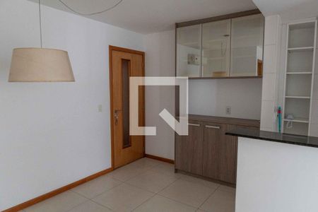 Sala de apartamento à venda com 2 quartos, 80m² em Icaraí, Niterói