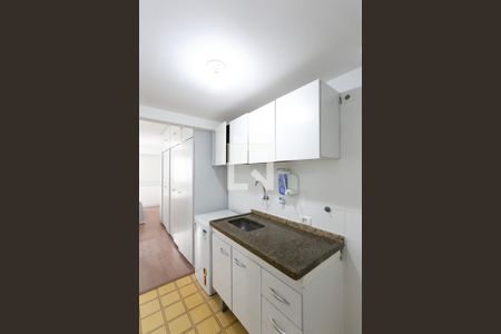 Cozinha de kitnet/studio para alugar com 1 quarto, 37m² em Cerqueira César, São Paulo