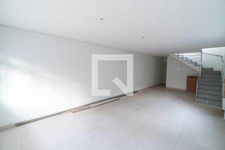 Sala de casa à venda com 3 quartos, 130m² em São Judas, São Paulo