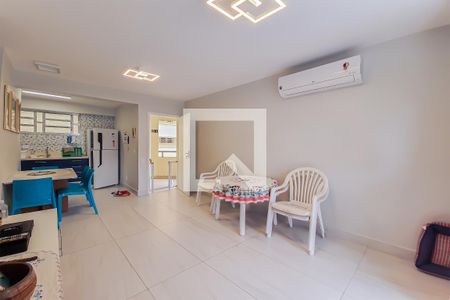 Sala de TV de apartamento para alugar com 3 quartos, 80m² em Jardim Três Marias, Guarujá