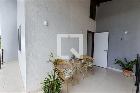 Apartamento à venda com 240m², 3 quartos e 2 vagas Apartamento à venda com 240m², 3 quartos e 2 vagasSuite