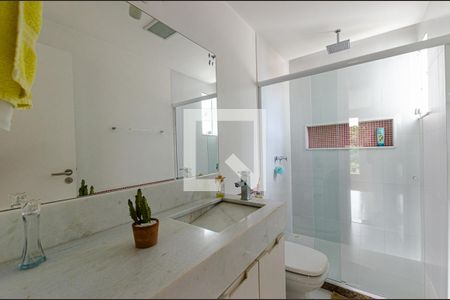 Apartamento à venda com 240m², 3 quartos e 2 vagas Apartamento à venda com 240m², 3 quartos e 2 vagasBanheiro Social
