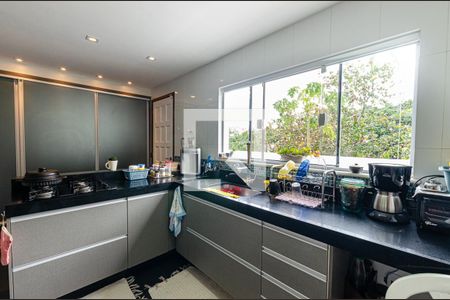 Apartamento à venda com 240m², 3 quartos e 2 vagas Apartamento à venda com 240m², 3 quartos e 2 vagasCozinha