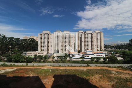 Vista janela da sala de apartamento para alugar com 2 quartos, 44m² em Usina Piratininga, São Paulo