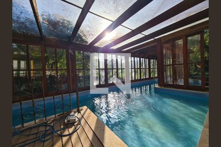 Casa de condomínio à venda com 600m², 4 quartos e 4 vagas