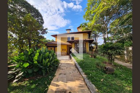 Casa de condomínio à venda com 600m², 4 quartos e 4 vagas