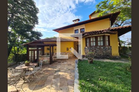 Casa de condomínio à venda com 600m², 4 quartos e 4 vagas