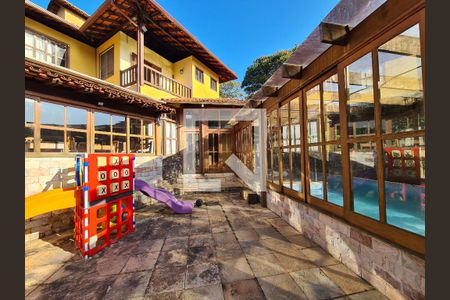 Casa de condomínio à venda com 600m², 4 quartos e 4 vagas