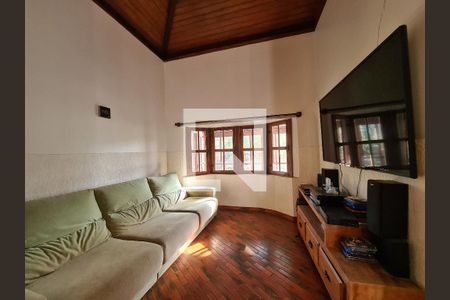 Casa de condomínio à venda com 600m², 4 quartos e 4 vagas