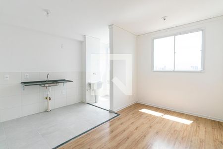 Sala / Cozinha de apartamento para alugar com 2 quartos, 39m² em Guaiaúna, São Paulo