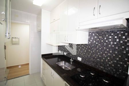 Cozinha de apartamento à venda com 2 quartos, 54m² em Vila Bertioga, São Paulo