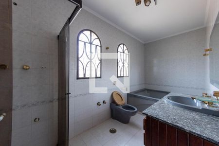 Banheiro do Quarto 1 de casa para alugar com 3 quartos, 152m² em Jardim Avelino, São Paulo