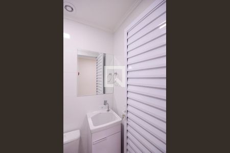 Banheiro de kitnet/studio para alugar com 1 quarto, 18m² em Aclimação, São Paulo
