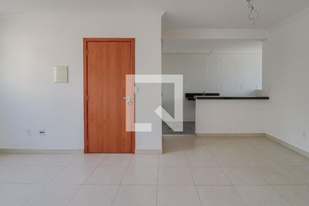Sala de apartamento à venda com 3 quartos, 70m² em Fernão Dias, Belo Horizonte
