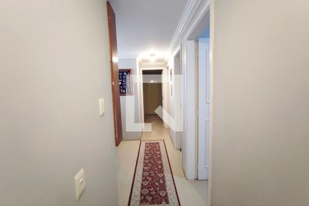 Corredor de apartamento à venda com 3 quartos, 139m² em Cambuí, Campinas