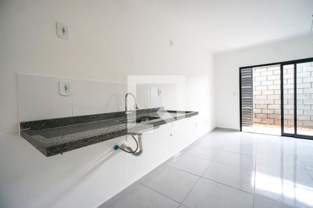 Cozinha de kitnet/studio à venda com 1 quarto, 33m² em Vila Carrão, São Paulo