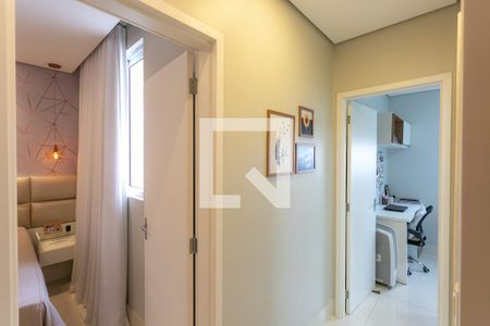 Corredor de apartamento para alugar com 2 quartos, 48m² em Palmeiras, Belo Horizonte