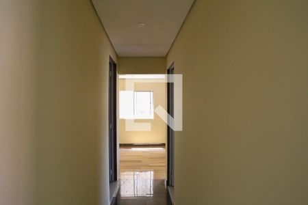 Corredor de apartamento para alugar com 3 quartos, 100m² em Horto Florestal, Belo Horizonte