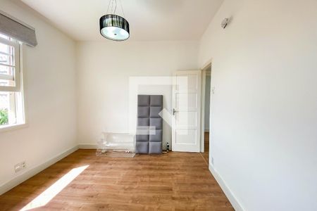 Quarto
de apartamento para alugar com 3 quartos, 90m² em Santa Teresa, Rio de Janeiro