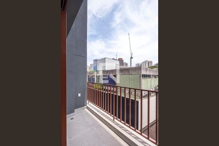 Studio - Varanda de kitnet/studio para alugar com 1 quarto, 27m² em Jardim das Bandeiras, São Paulo