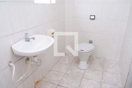 Banheiro de casa para alugar com 2 quartos, 50m² em Jardim Pilar, Mauá