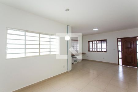 Sala de casa para alugar com 3 quartos, 250m² em Cidade Jardim, Uberlândia