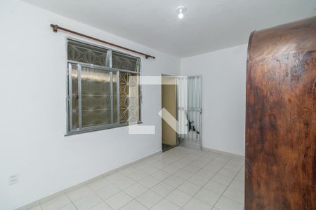 Sala de casa para alugar com 2 quartos, 80m² em Ramos, Rio de Janeiro