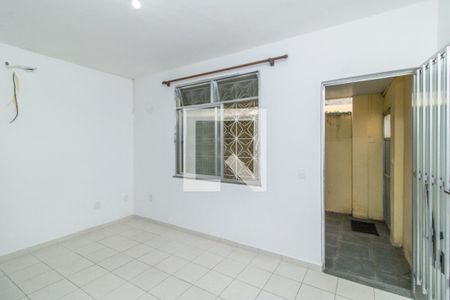 Sala de casa para alugar com 2 quartos, 80m² em Ramos, Rio de Janeiro