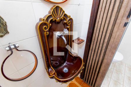 Lavabo de casa à venda com 4 quartos, 300m² em Vila Nhocune, São Paulo