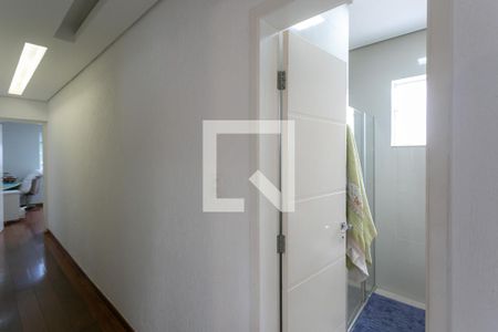 Corredor de casa para alugar com 3 quartos, 100m² em Esplanada, Belo Horizonte