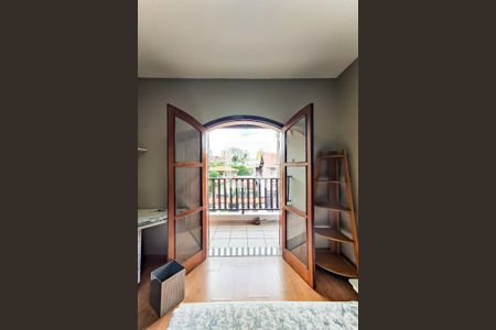Casa à venda com 253m², 4 quartos e 3 vagas Casa à venda com 253m², 4 quartos e 3 vagasVaranda Quarto 2