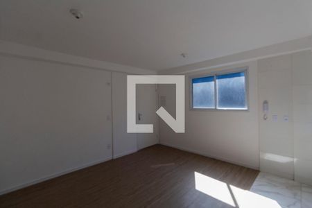 Sala e Cozinha Integrada  de apartamento para alugar com 2 quartos, 45m² em Vila Ré, São Paulo