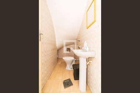 Casa à venda com 180m², 3 quartos e 2 vagas Casa à venda com 180m², 3 quartos e 2 vagasLavabo