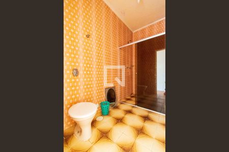 Casa à venda com 180m², 3 quartos e 2 vagas Casa à venda com 180m², 3 quartos e 2 vagasBanheiro