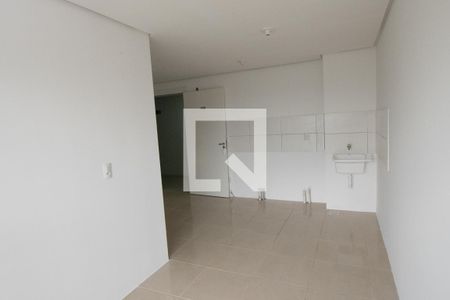 sala - cozinha de kitnet/studio para alugar com 2 quartos, 47m² em Primavera, Novo Hamburgo