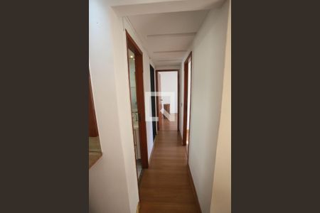 Corredor de apartamento para alugar com 2 quartos, 42m² em Taquara, Rio de Janeiro